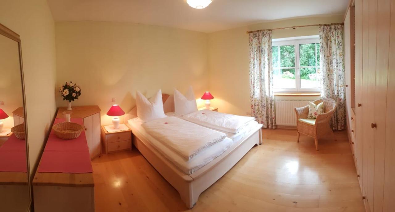 Wunderschoene Ferienwohnung Mit Seeblick 첼 암 모오스 외부 사진