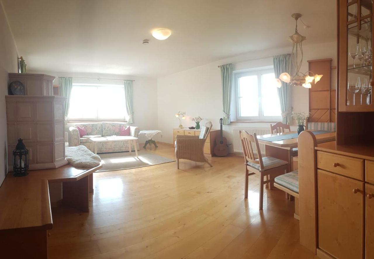 Wunderschoene Ferienwohnung Mit Seeblick 첼 암 모오스 외부 사진